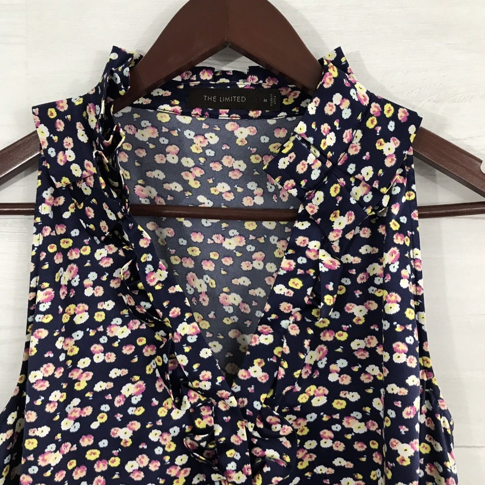5/$20 CLEARANCE SALE! The Limited Tank - Picture 2 of 7